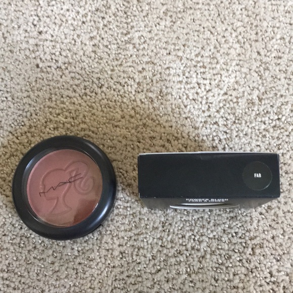 MAC Barbie collection blush. Fab. - Picture 2 of 3
